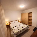 Above The City, Walk Everywhere - 2br, 2 Baths * Скопье