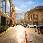 Above The City, Walk Everywhere - 2br, 2 Baths Скопье
