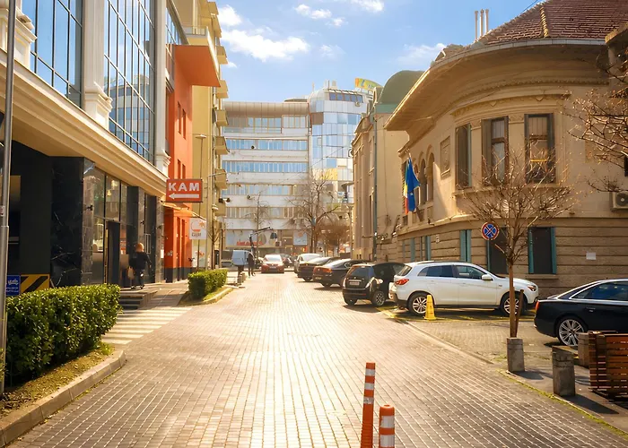 Above The City, Walk Everywhere - 2br, 2 Baths Skopje