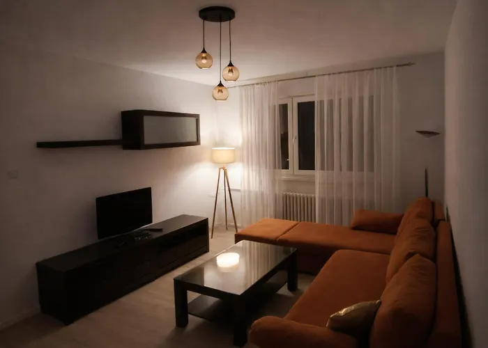 Above The City, Walk Everywhere - 2br, 2 Baths Appartement Skopje