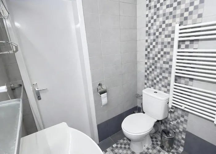 Above The City, Walk Everywhere - 2br, 2 Baths